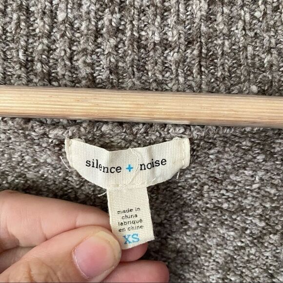 Urban Outfitters silence & noise open front wrap - Picture 4 of 8